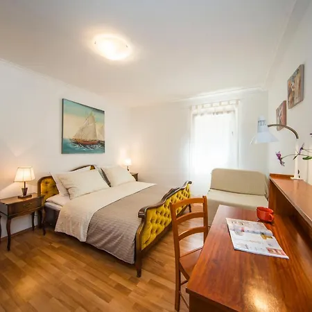 Odrina Apartment *