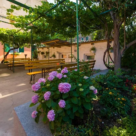 Odrina Apartment *
