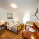 Odrina Apartment *